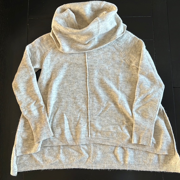 SWEATER - Grey/cream in color - float style with cowl neck!!!! - Picture 1 of 5